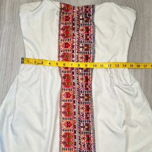 Roxy White Strapless Smocked Top Embroidered Tribal Border Dress L G G - Picture 5 of 12